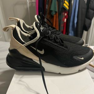 Nike Air Max 270